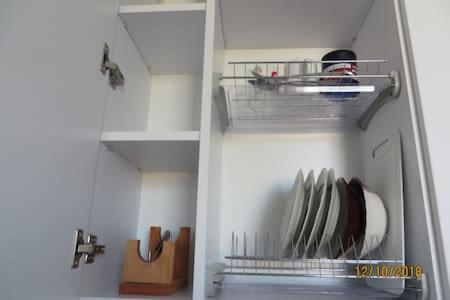 Smart-House Smart Kvartira S Kukhnei Vozle Metro. Киев Екстериор снимка