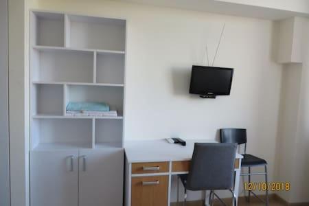 Smart-House Smart Kvartira S Kukhnei Vozle Metro. Киев Екстериор снимка